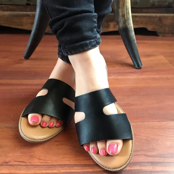 Sandals - Picture 7 of 10